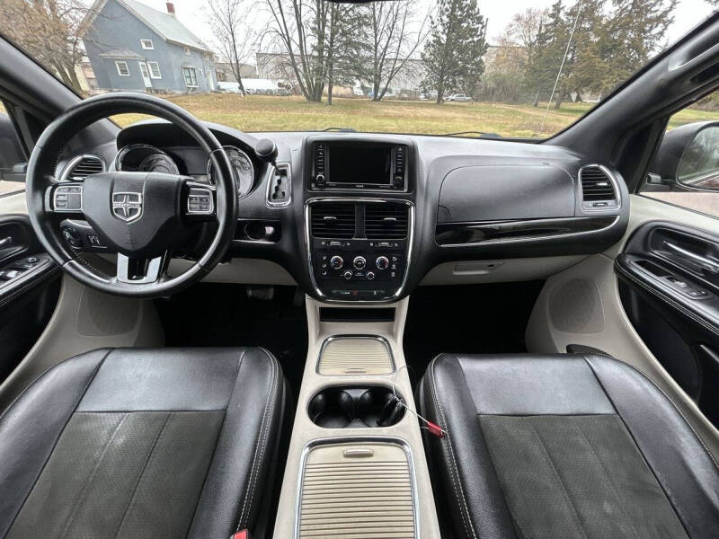 2019 Dodge Grand Caravan SXT photo 21