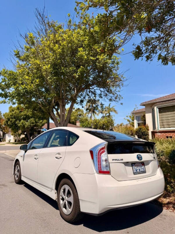 2014 Toyota Prius Three