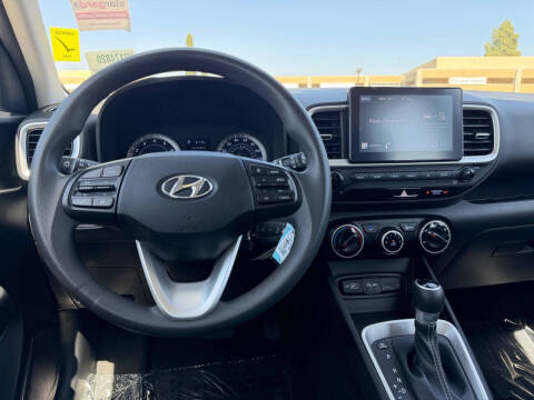 2022 Hyundai Venue SE
