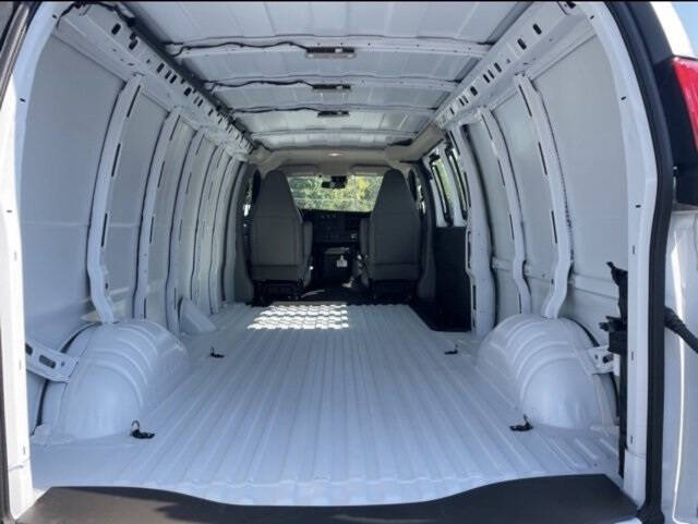 2025 GMC Savana 2500