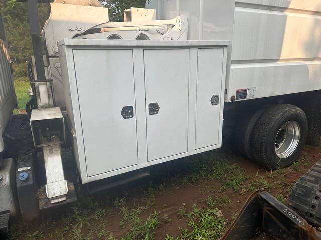 2012 Freightliner M2 106