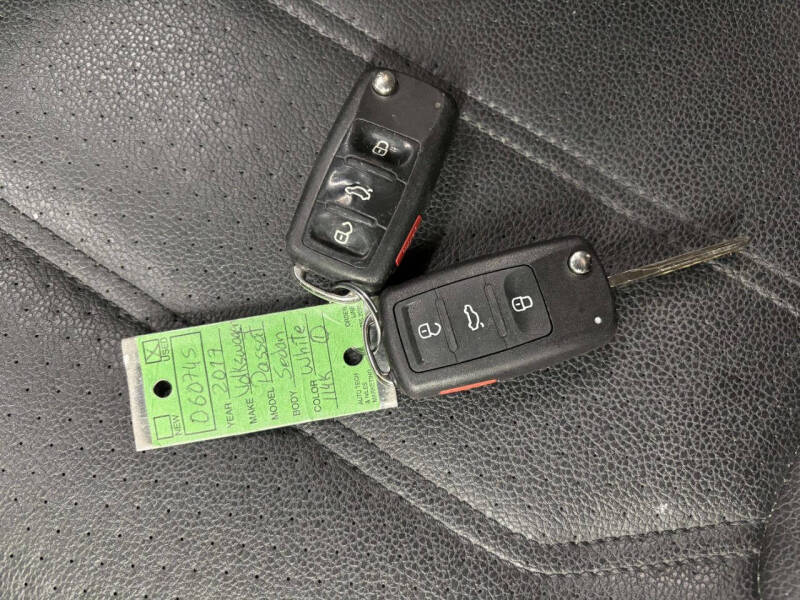 2017 Volkswagen Passat 1.8T R-Line