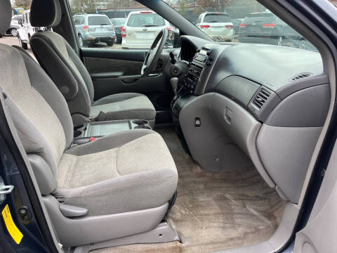 2009 Toyota Sienna LE 7-Passenger