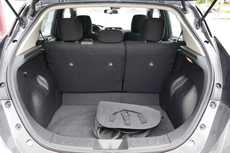 2022 Nissan LEAF S