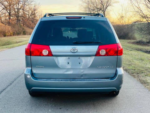 2007 Toyota Sienna LE 7-Passenger