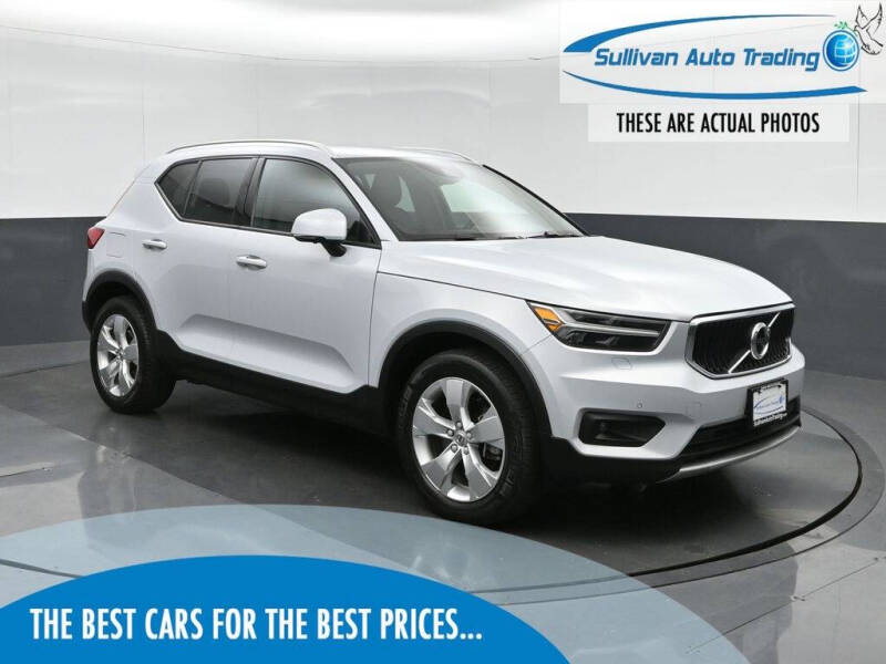 2021 Volvo XC40 T5 Momentum