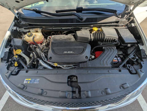 2017 Chrysler Pacifica Touring-L