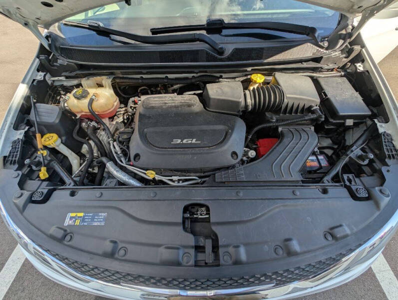 2017 Chrysler Pacifica Touring-L