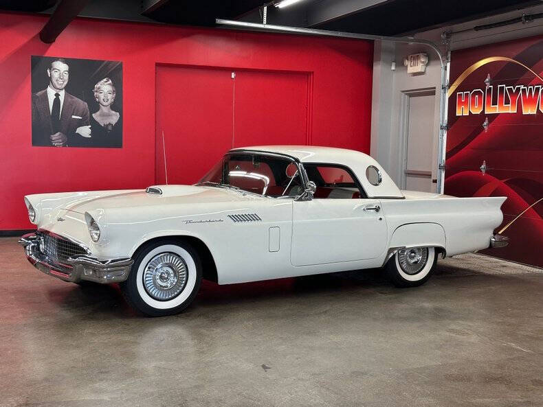 1957 Ford Thunderbird