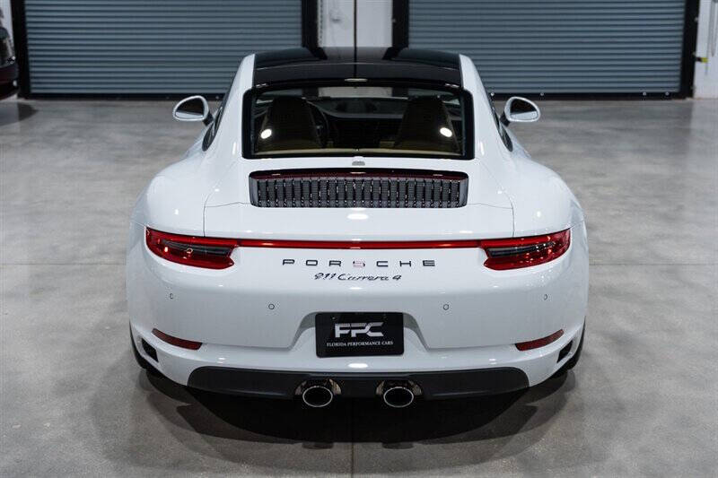 2019 Porsche 911 Carrera 4