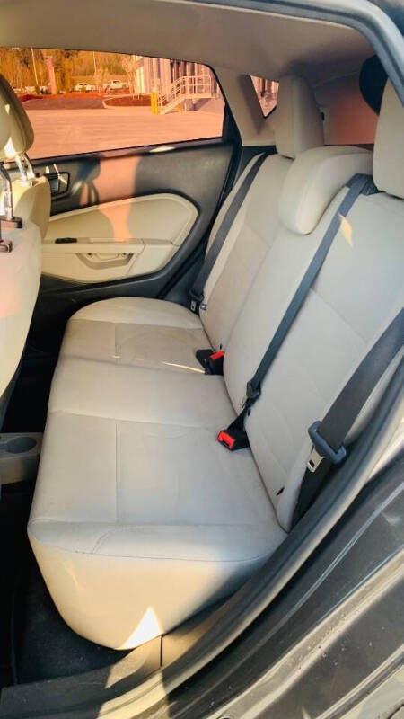 2017 Ford Fiesta SE