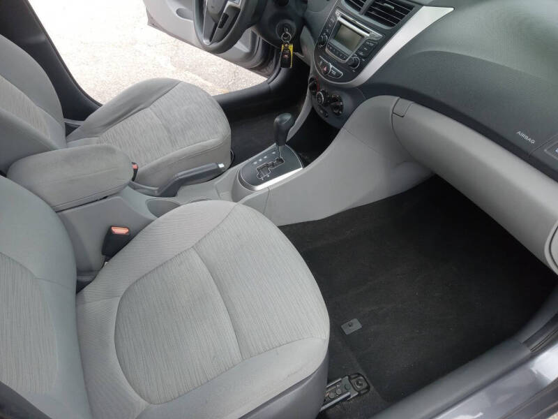 2017 Hyundai Accent Value Edition