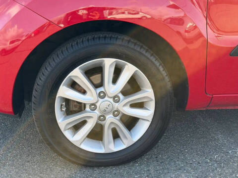 2013 Kia Soul +