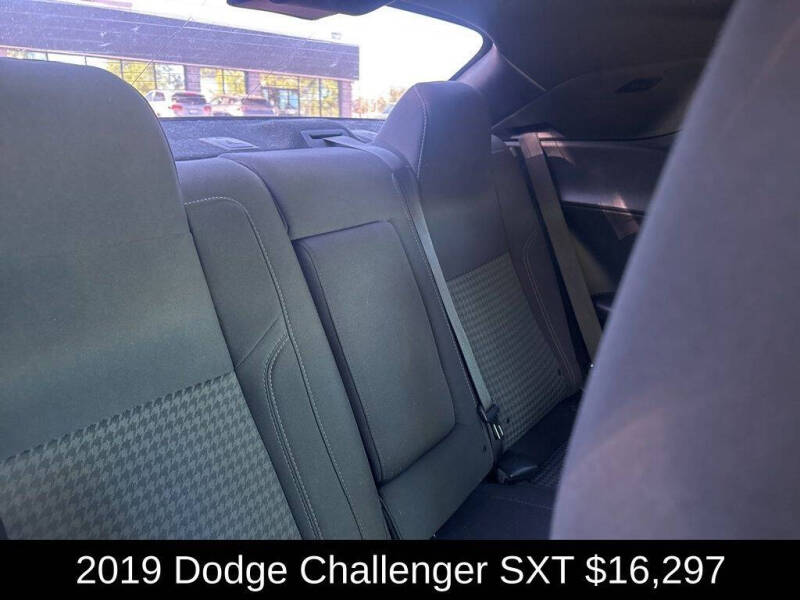 2019 Dodge Challenger SXT