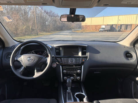 2020 Nissan Pathfinder S