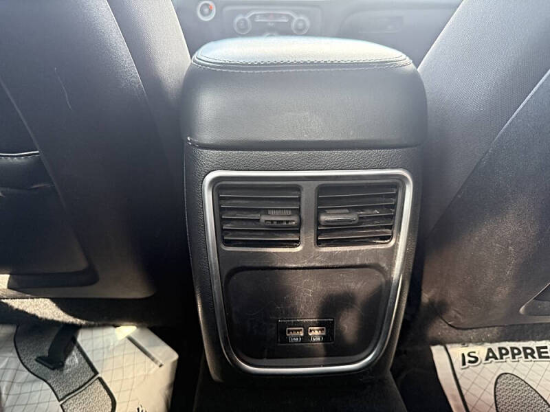 2015 Dodge Charger SE