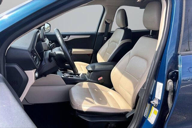 2020 Ford Escape SEL