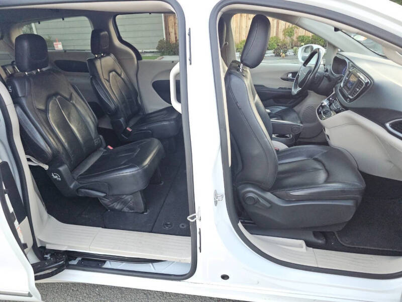 2020 Chrysler Pacifica Touring L