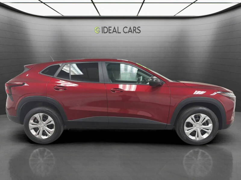 2025 Chevrolet Trax LS