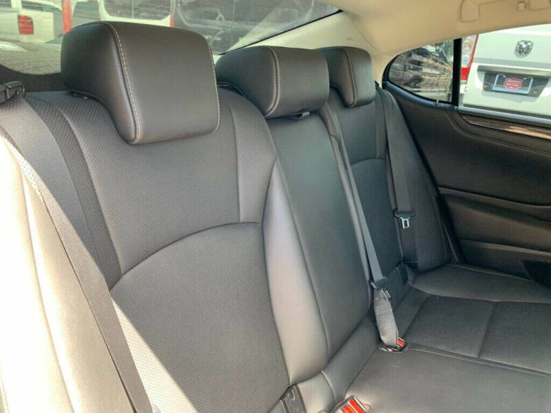 2022 Lexus ES 350