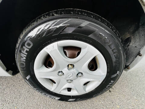 2004 Hyundai Accent GL