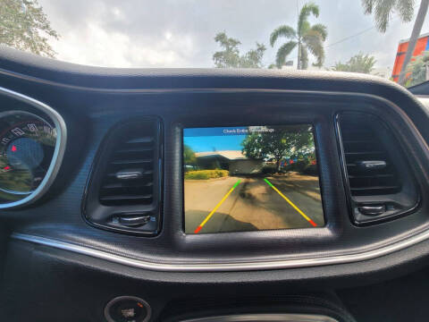 2018 Dodge Challenger SXT Plus