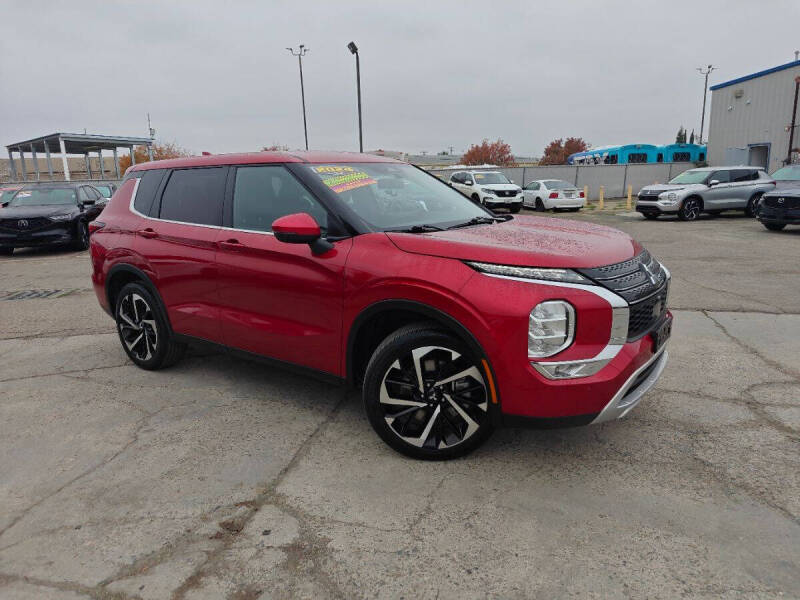 2024 Mitsubishi Outlander SE