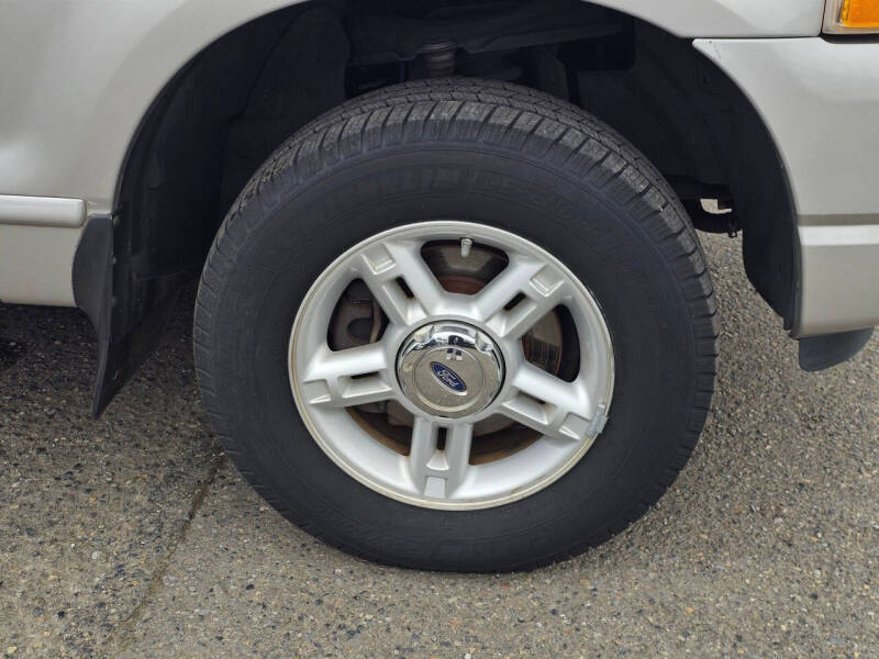 2004 Ford Explorer XLT