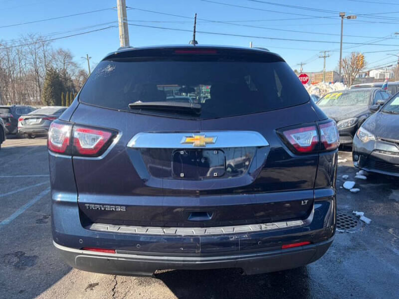 2017 Chevrolet Traverse LT