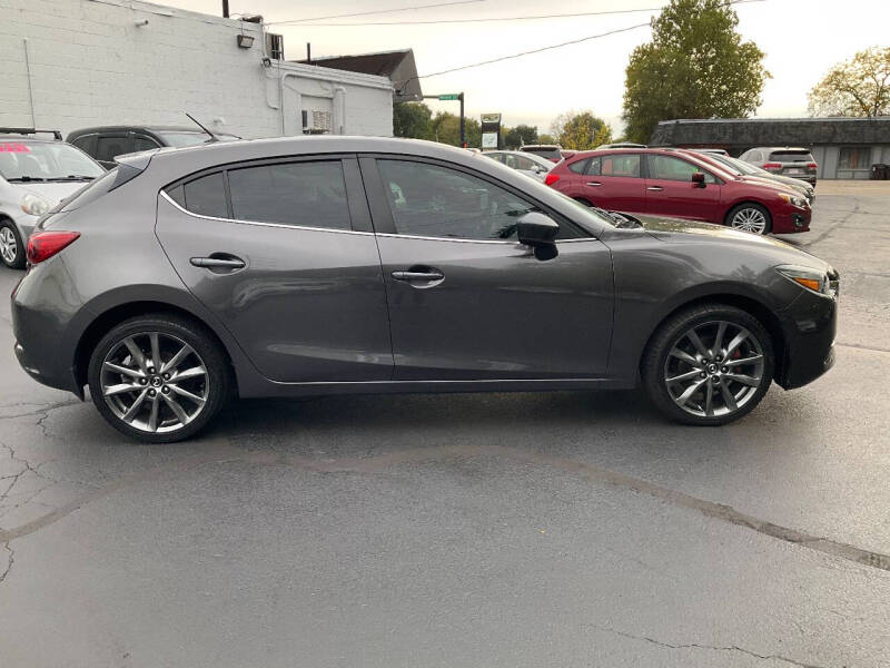 2018 Mazda MAZDA3 Touring