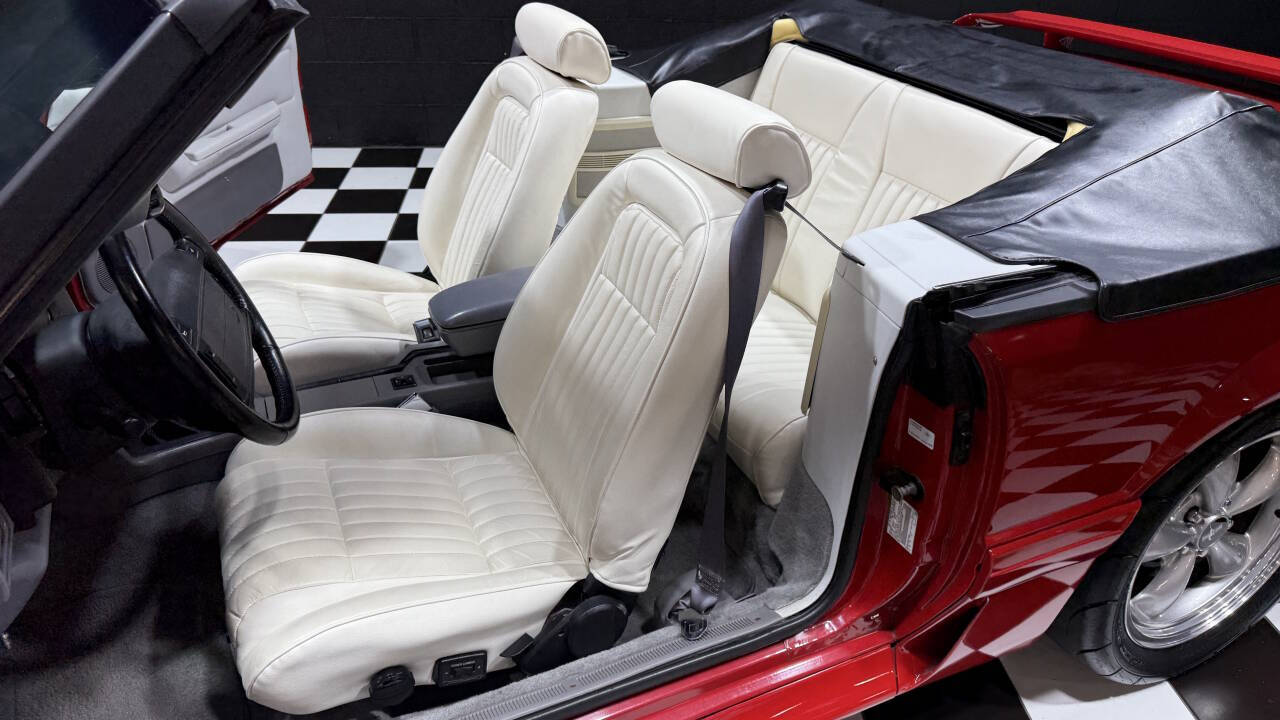 1993 Ford Mustang 52