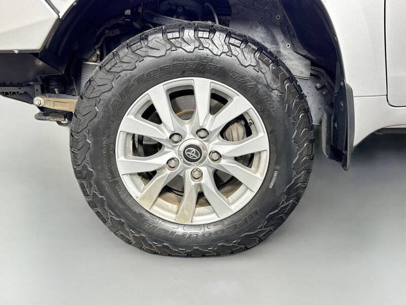 2016 Toyota Land Cruiser