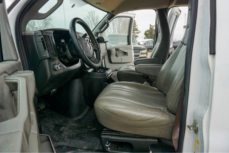 2017 Chevrolet Express 2500