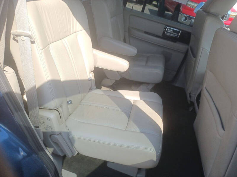 2017 Lincoln Navigator Select