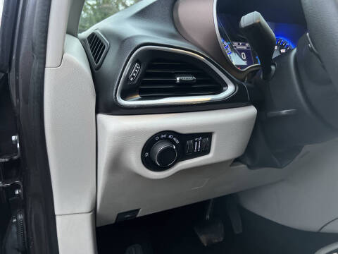 2017 Chrysler Pacifica Touring