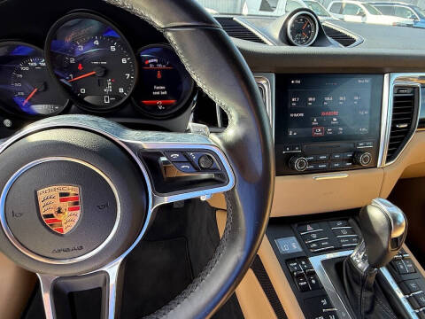 2017 Porsche Macan