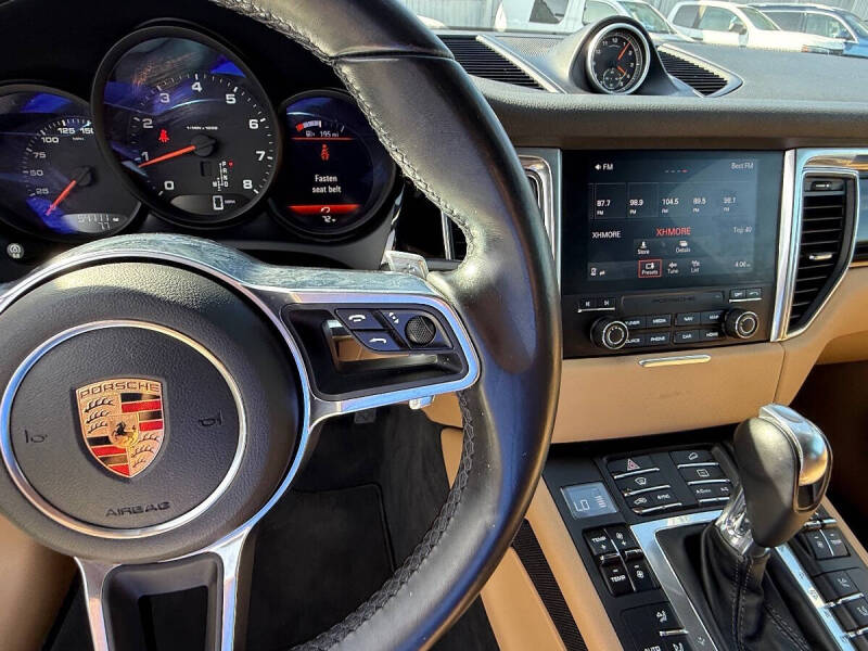 2017 Porsche Macan