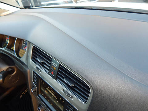 2016 Volkswagen Golf TSI SE