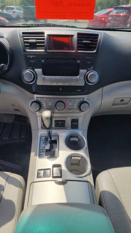 2011 Toyota Highlander SE