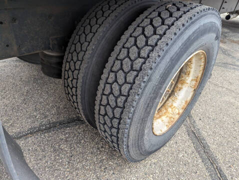 2008 Freightliner M2 106