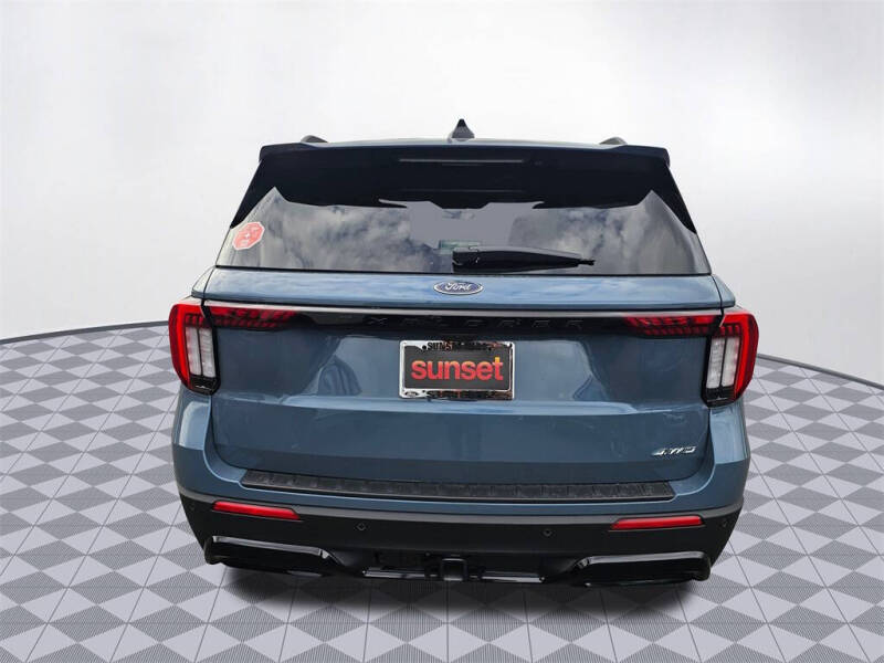 2025 Ford Explorer ST-Line