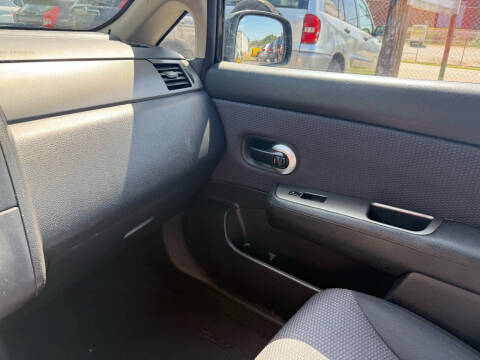 2009 Nissan Versa 1.8 SL