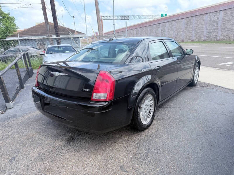 2005 Chrysler 300