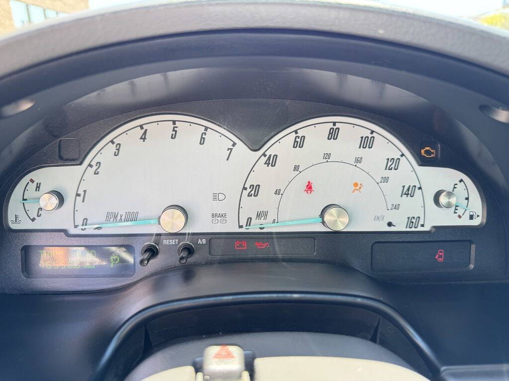 2002 Ford Thunderbird 13