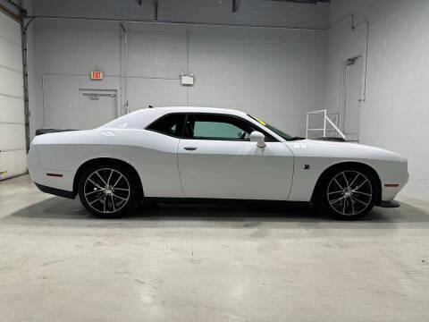 2016 Dodge Challenger 392 HEMI Scat Pack Shaker