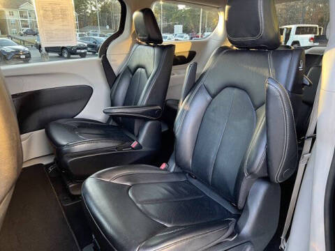 2022 Chrysler Pacifica Hybrid Touring L