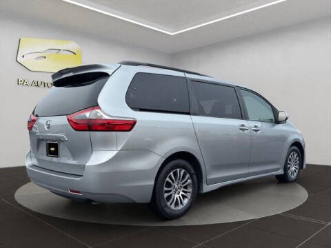 2020 Toyota Sienna XLE Premium 8-Passenger