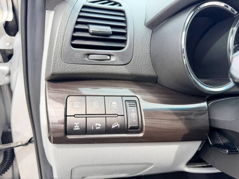 2012 Kia Sorento LX
