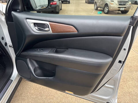 2019 Nissan Pathfinder Platinum