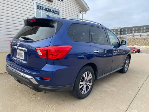 2020 Nissan Pathfinder SV